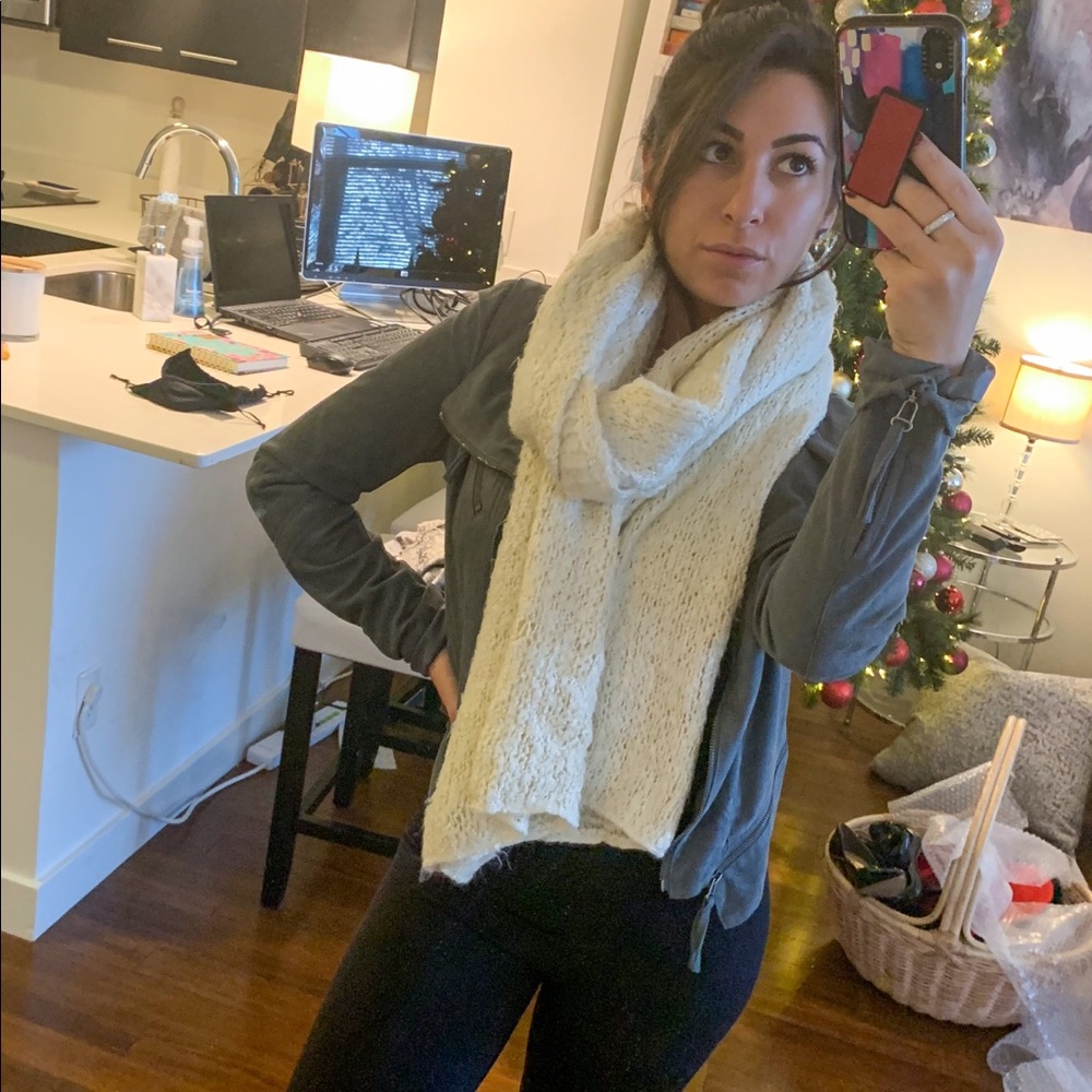Forever 21 Super Cozy & Warm Cream Scarf